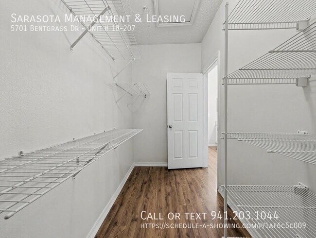 Building Photo - 5701 Bentgrass Dr