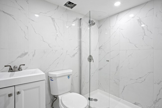 Building Photo - 453 W 140th St