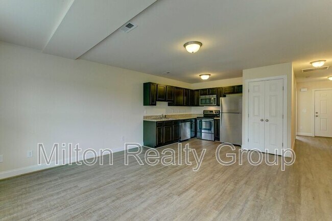 Building Photo - 120 River Stancil Dr