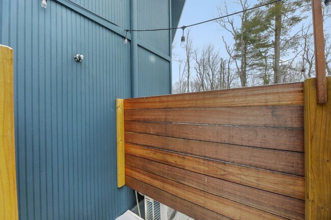 Building Photo - Modern, Tiny Home Retreat with Bonus Studio, Pet Friendly- Becket, MA