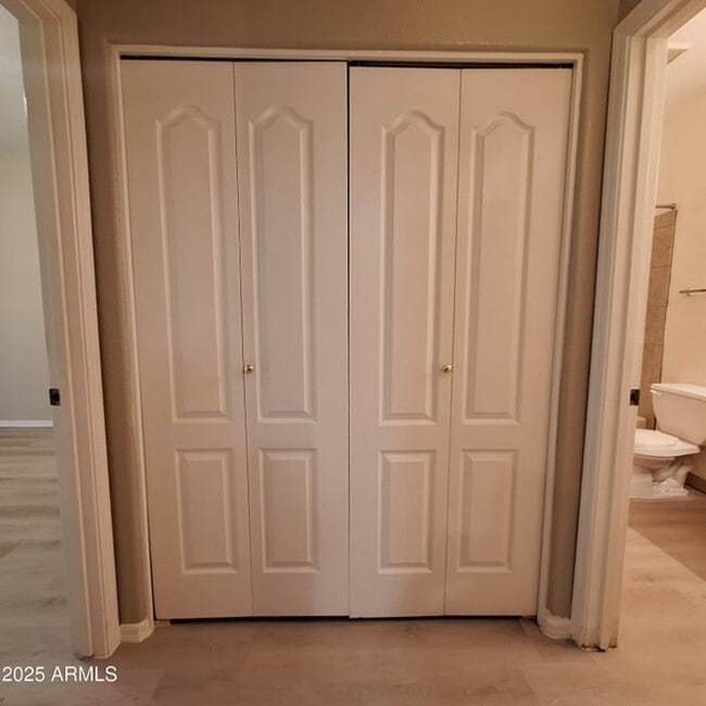 Building Photo - Charming 1 Bed 1 Bath Lower Level condo ++...