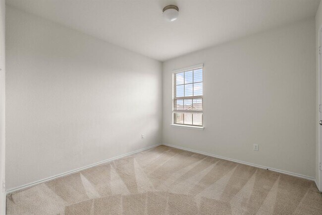 Building Photo - 11801 Jackson Fls Wy
