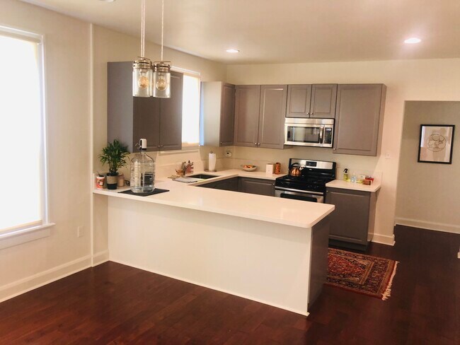 Building Photo - 1618 Enfield Rd