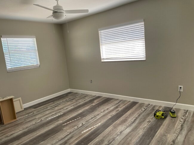 Building Photo - 8504 43rd Ave Dr W