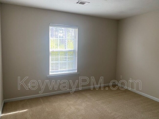 Building Photo - 145 Preakness Dr