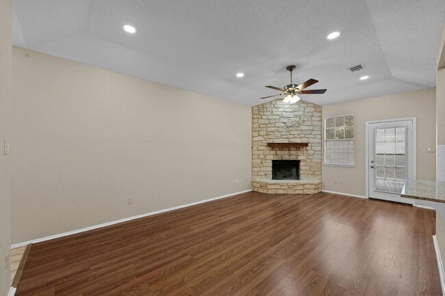 Building Photo - 6501 Brush Country Rd