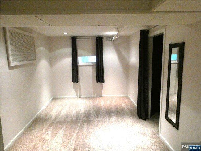 Building Photo - 355 Elm St