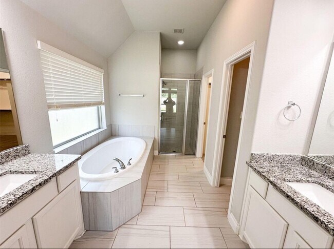 Building Photo - 15 Eden Hollow Ln