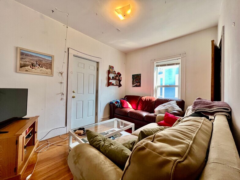 Building Photo - 75 Carolina Ave