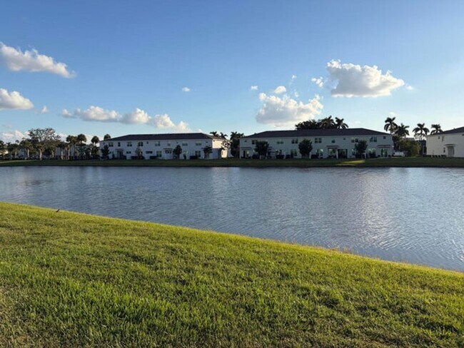 Building Photo - 4181 Lagoon Shore Dr