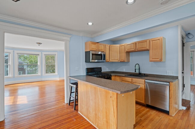 Building Photo - 809 Edgewood Ave