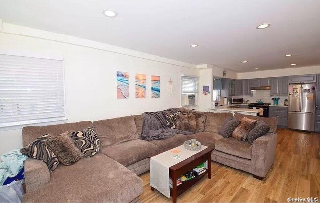 Building Photo - 113 Harding Ave