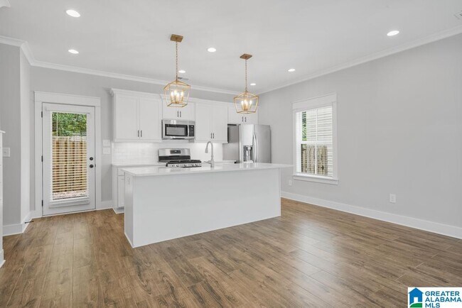 Building Photo - 1509 Cottage Grv