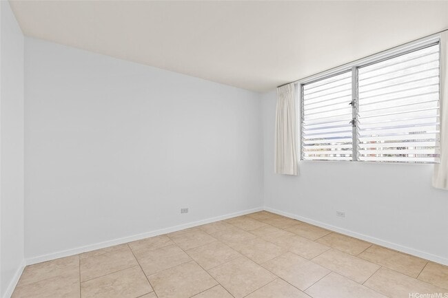 Building Photo - 2474 Kapiolani Blvd