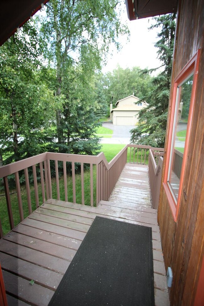 Building Photo - 4 Bedroom Eagle River Home!