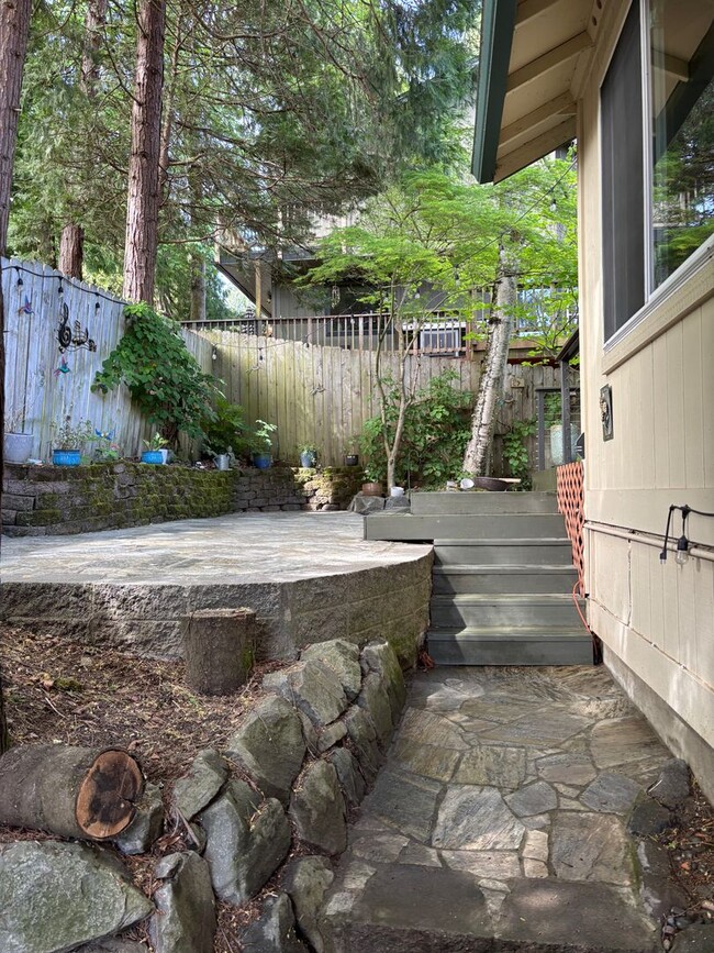 Building Photo - Large 4 Bedroom Home Close to Cook Family ...