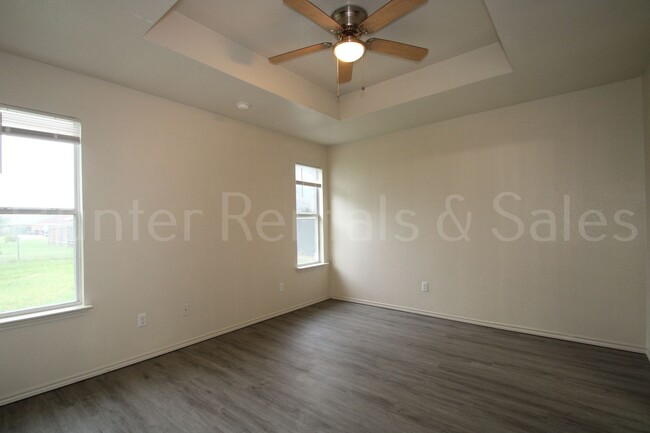 Building Photo - Perfect Four-Bedroom!