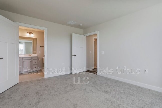 Building Photo - 329 Bookers Ct