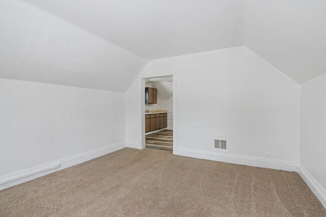 Building Photo - Selling - River Street