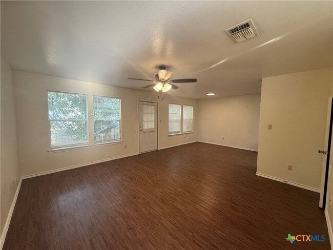 Building Photo - 1000 Sagewood Trail