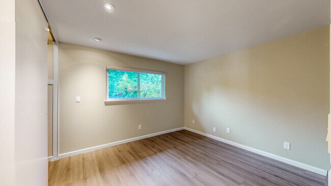 Building Photo - 1321 Lasuen Dr