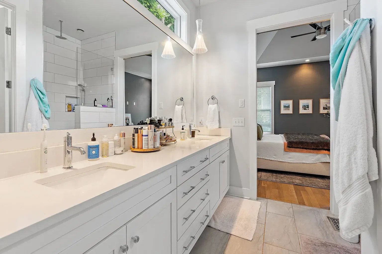 Primary Bath - 1112A McGavock Pike