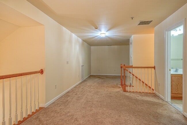 Building Photo - 89 Buttercup Ln