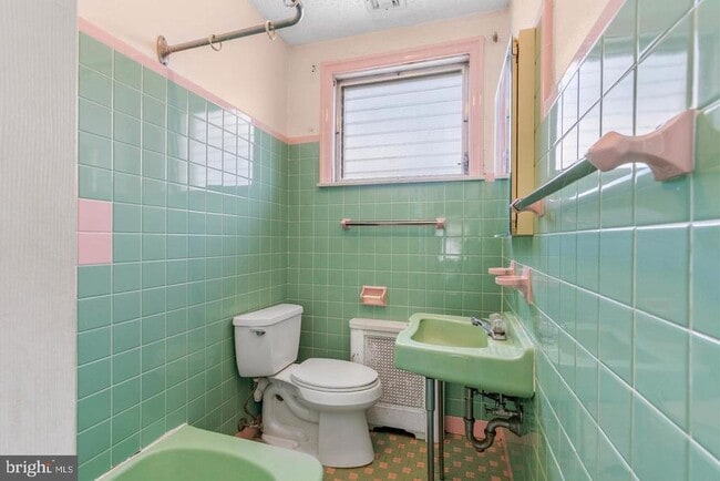 Building Photo - 7146 Tulip St