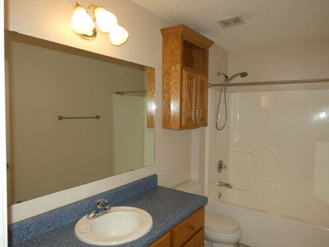 Building Photo - 3 Bedroom Home Near NAS Pensacola