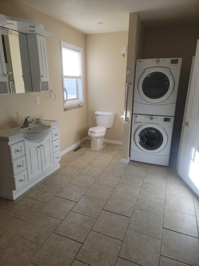 Building Photo - 22659 Old Hwy 169