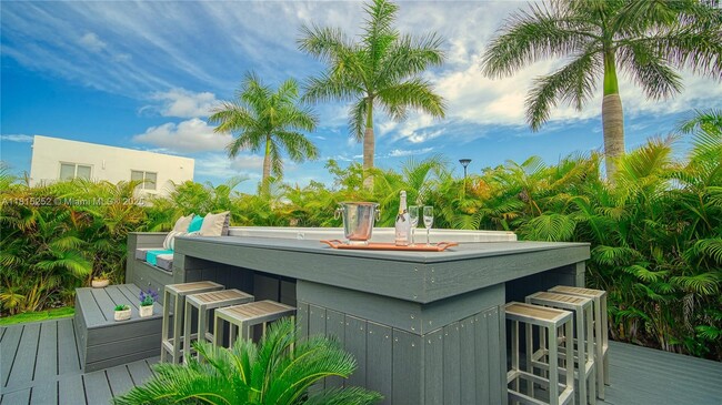 Building Photo - 10360 NW 68th Terrace