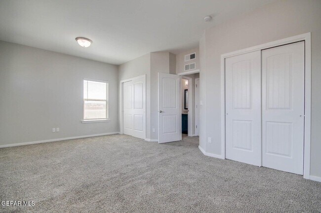 Building Photo - 916 Mormon Tea Dr