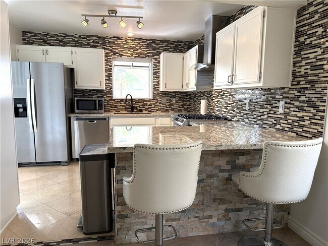 Building Photo - 433 Jubilation Dr