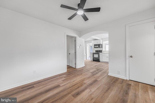 Building Photo - 219 S Pleasantview Rd