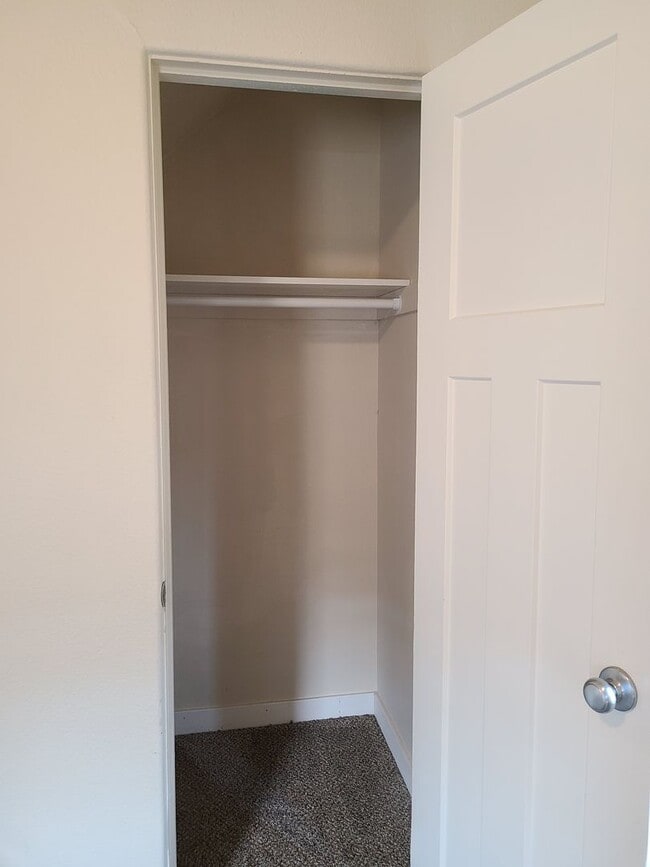 Building Photo - Beautifully Updated South Tacoma 3 Bedroom