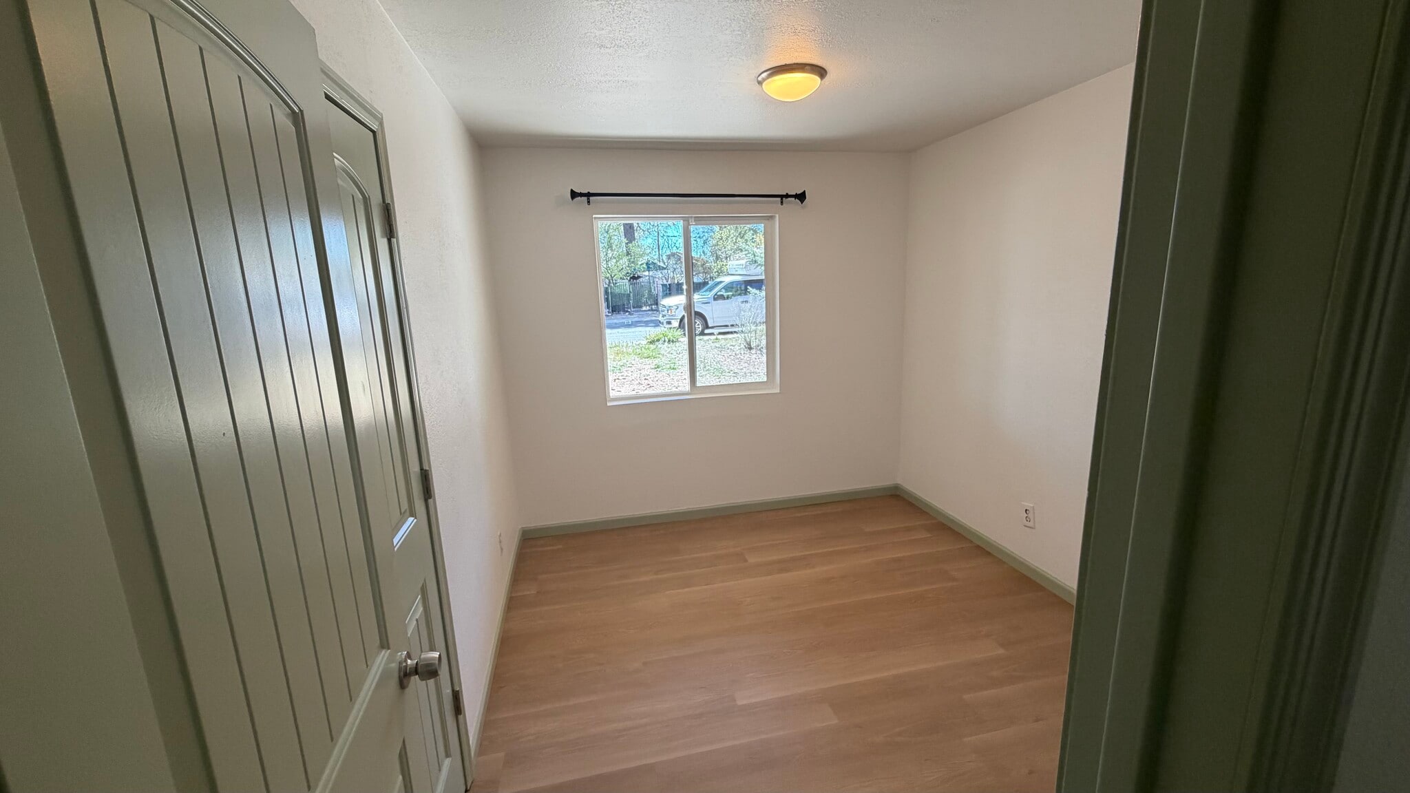 Building Photo - 18 E Ridgecrest Dr