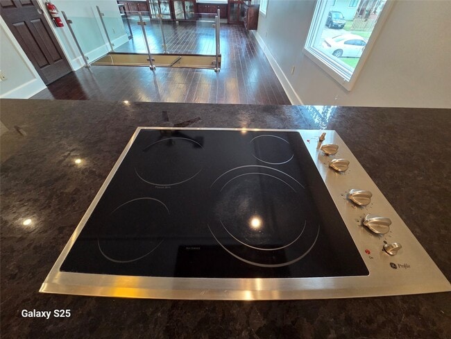 Building Photo - 446 Heights Blvd