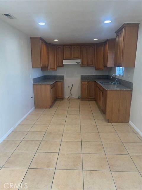 Building Photo - 8636 Tamarind Ave