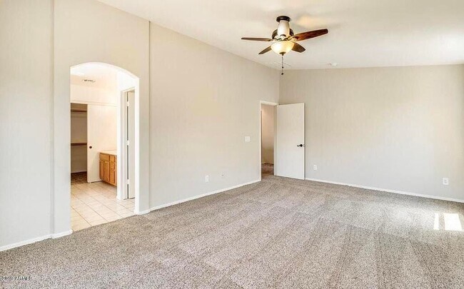 Building Photo - 15340 W Laurel Ln