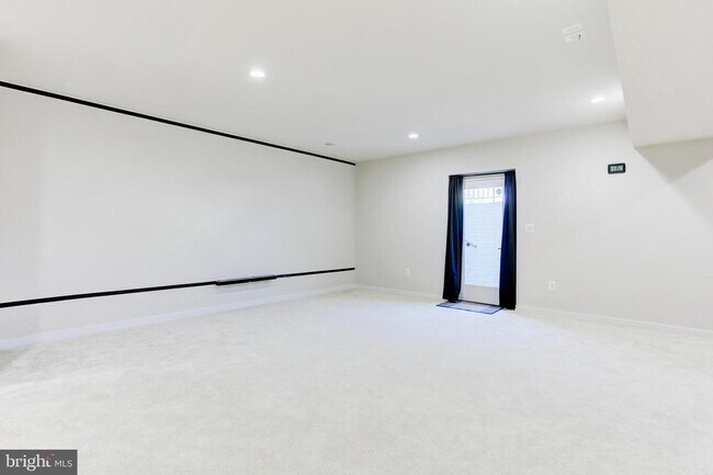 Building Photo - 41355 Tarragon Leaf Dr