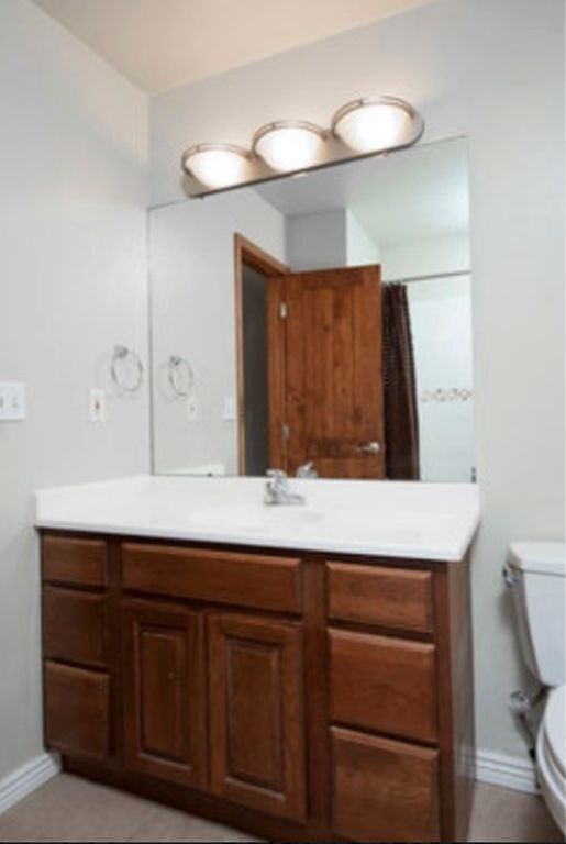 Building Photo - 1840 Del Rosa Ct
