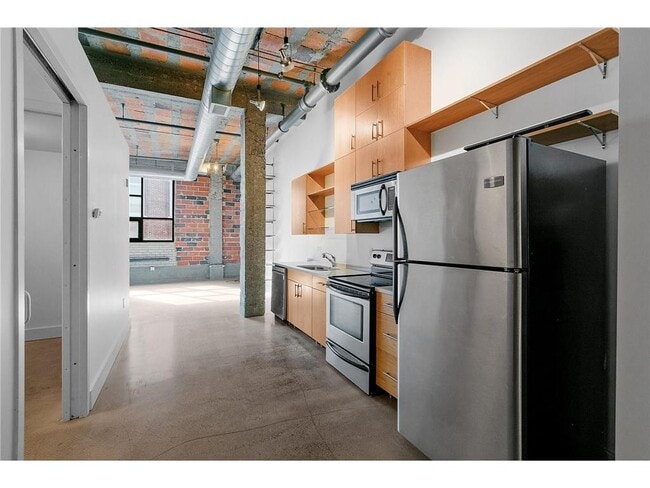 Building Photo - 718 N Washington Ave