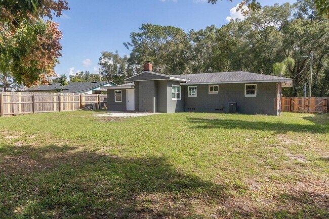 Building Photo - 1404 N Garfield Ave