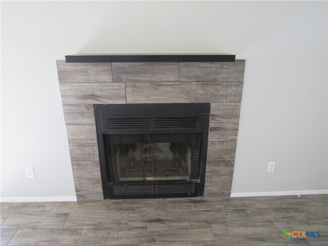 Building Photo - 3703 Holbert Dr