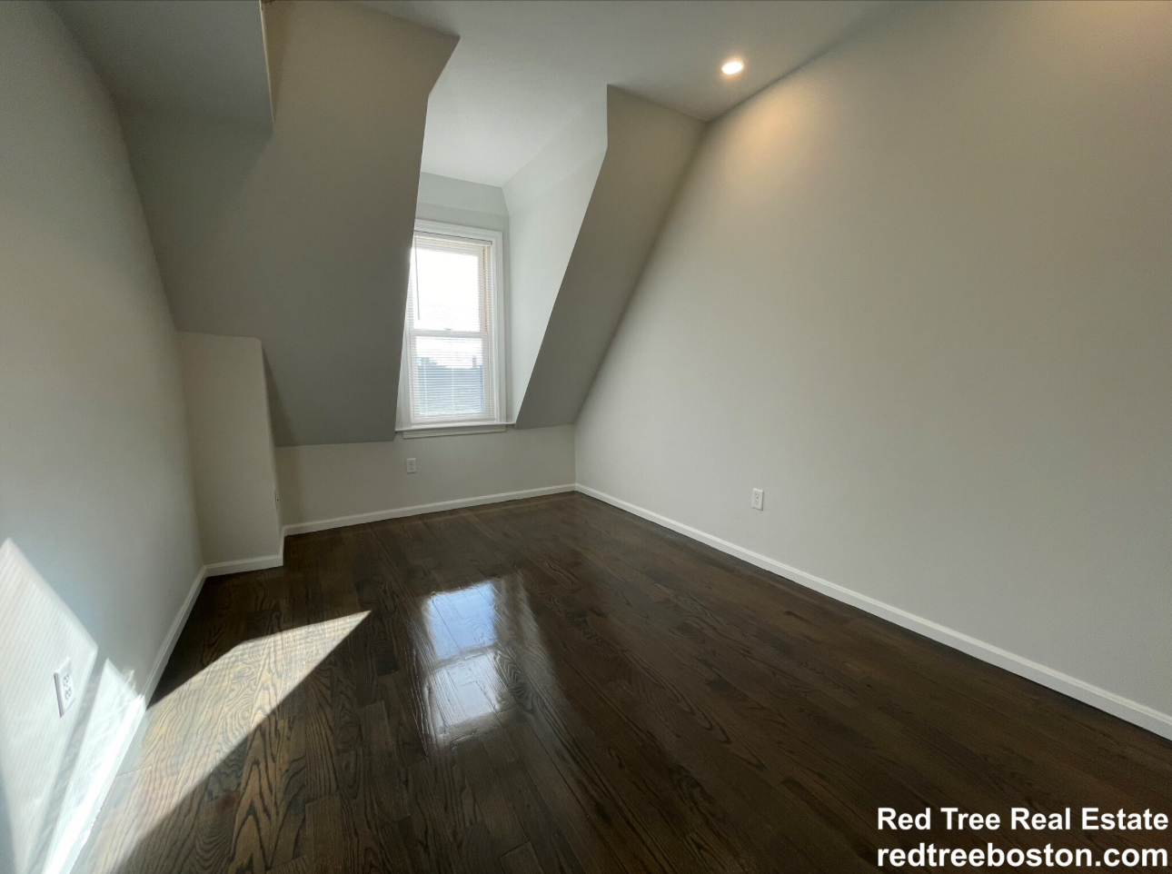 Building Photo - 1402 Beacon St