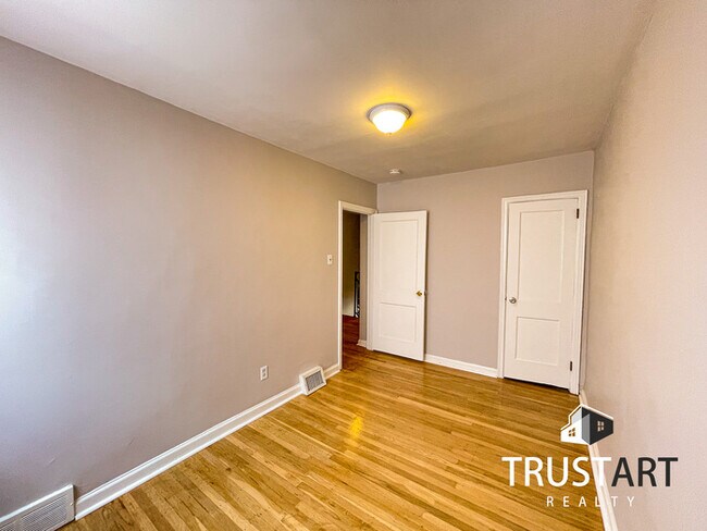 Building Photo - 3 bedroom house in Tacony