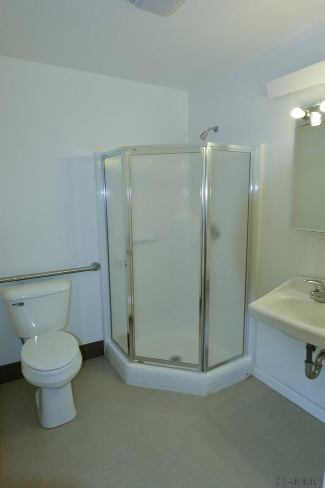 Building Photo - 13 1st St