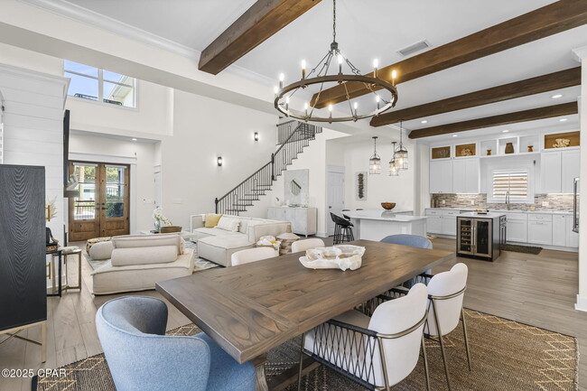 Building Photo - 407 Petrel St