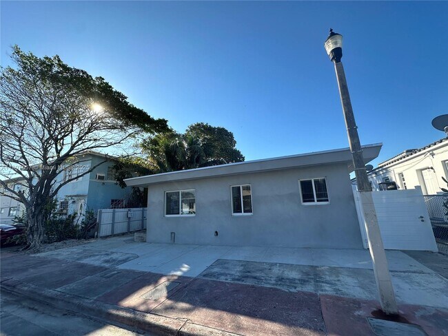 Building Photo - 836 81st St