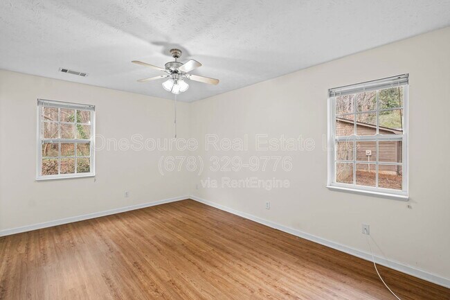 Building Photo - 4149 Oak Ferry Dr NE